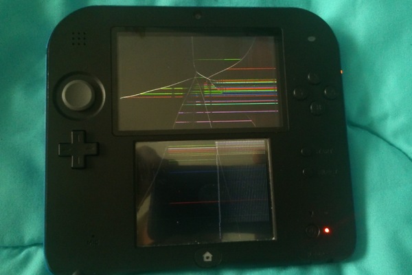 Se me ha roto la pantalla en en una Nintendo 2DS. ¿Cuánto me cuesta el cambio?